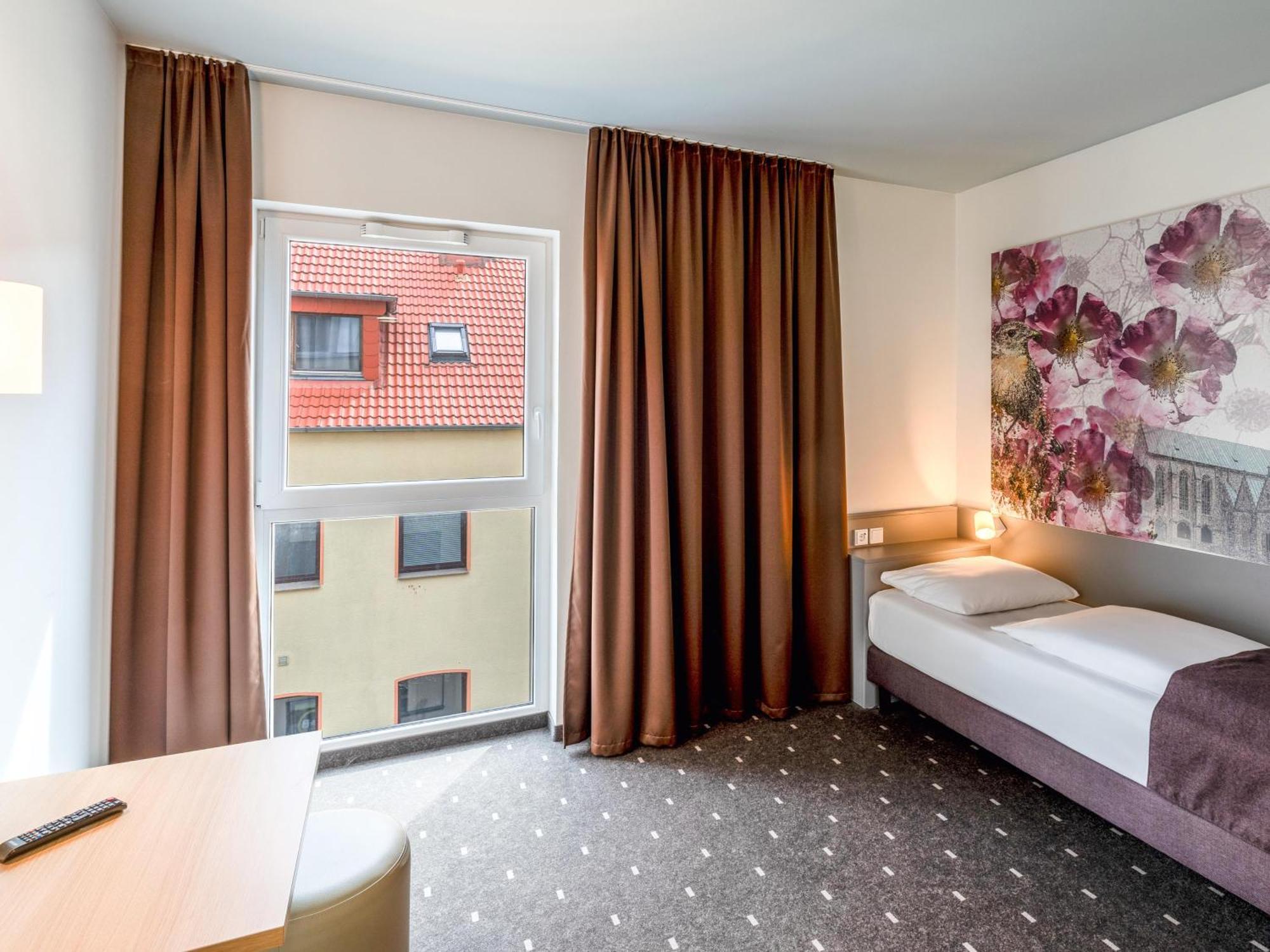 B&B Hotel ฮิลเดสไฮม์ ภายนอก รูปภาพ
