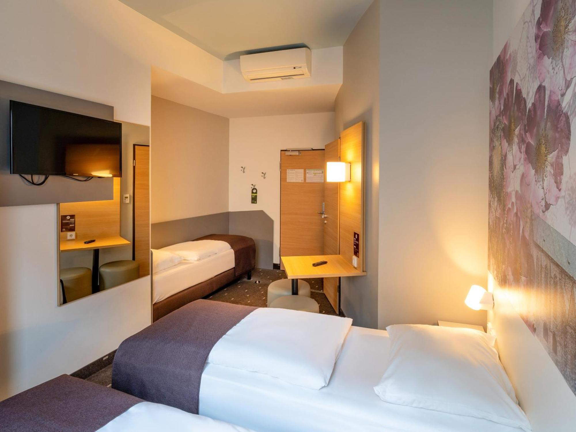 B&B Hotel ฮิลเดสไฮม์ ภายนอก รูปภาพ